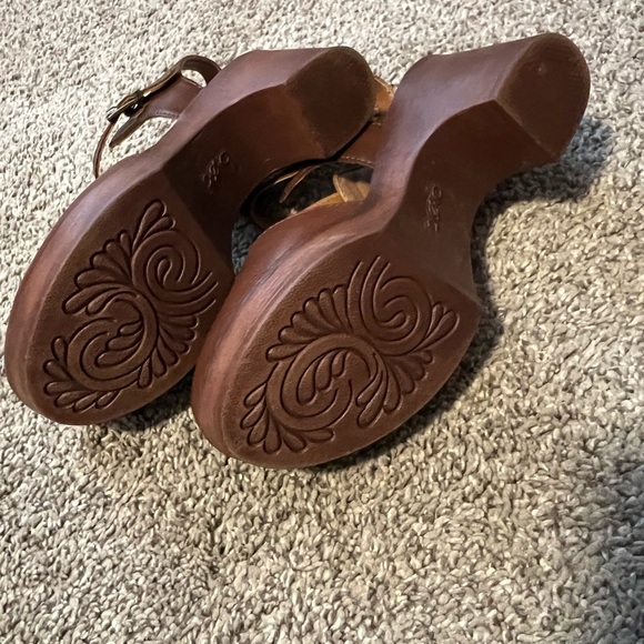 Brown Clogs - Picture 3 of 5